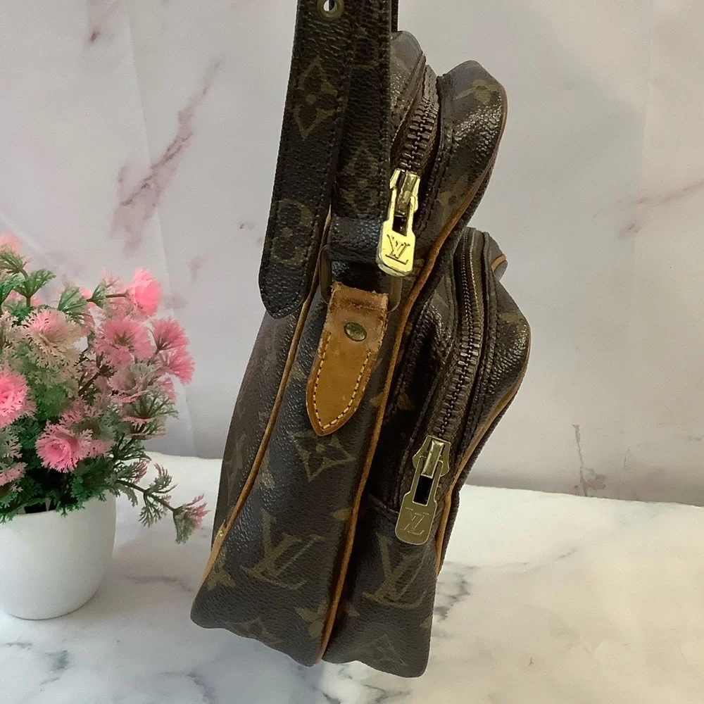 GUC Louis Vuitton Amazone Crossbody Bag